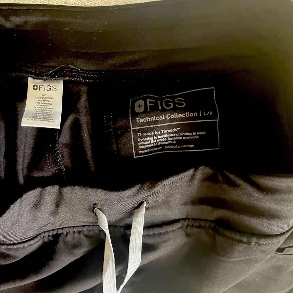 Black figs scrub set - Picture 2 of 3